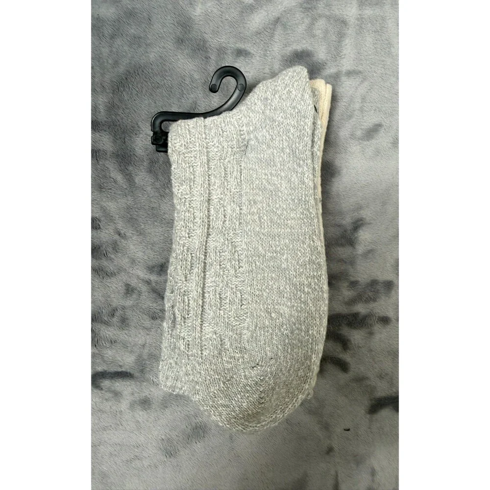 Muk Luk Women’s  2 Pair Pack Crew Height Socks size 6-11 Ivory